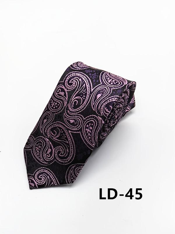 Handmade Paisley Tie for Trendy Gentlemen