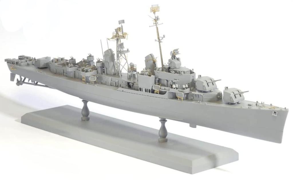 Platz Dragon WWII Navy Destroyer Chevalier Plastic Model Kit DR1046 1/350 U.S. Gearing-class DD-805