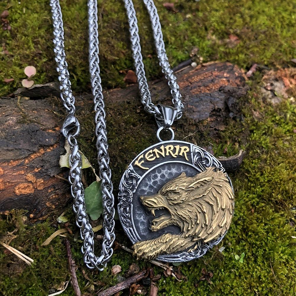 Viking Wolf Head Pendant Compass Rune Personality Men s Pendant Necklace Accessories
