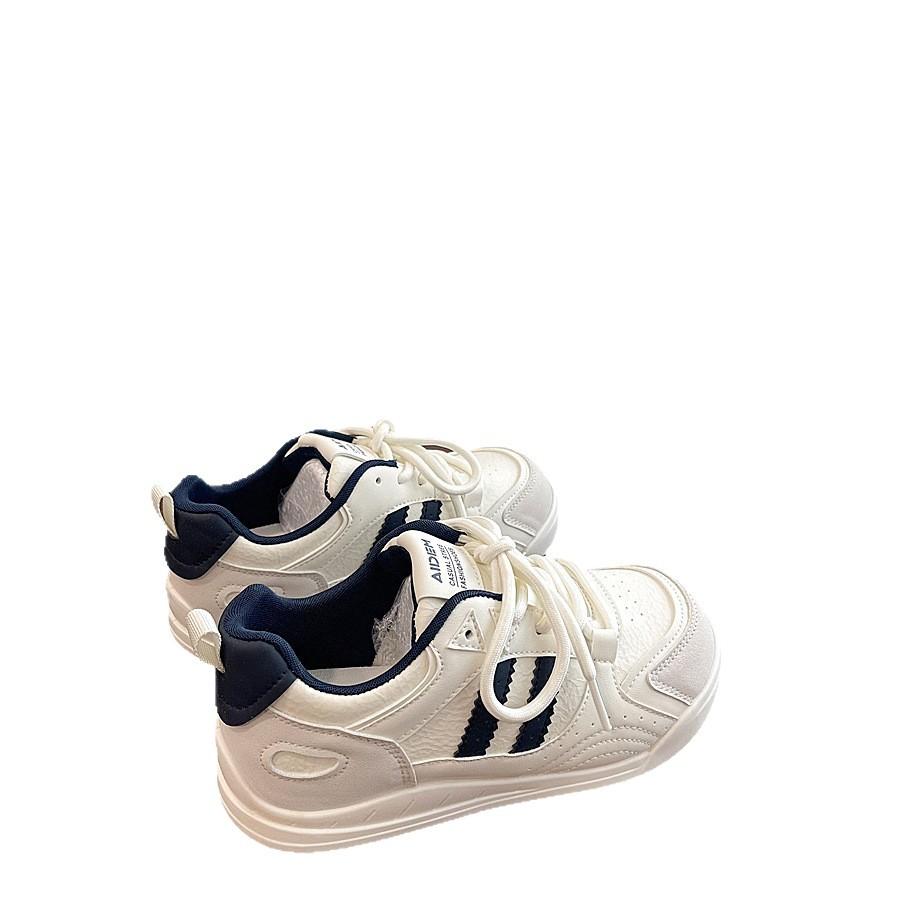 Sports and Leisure Shoes Popular Little White Shoes Women's Autumn 2025 New Models with Skirts Shoes Niche Design Versatile Board Shoes