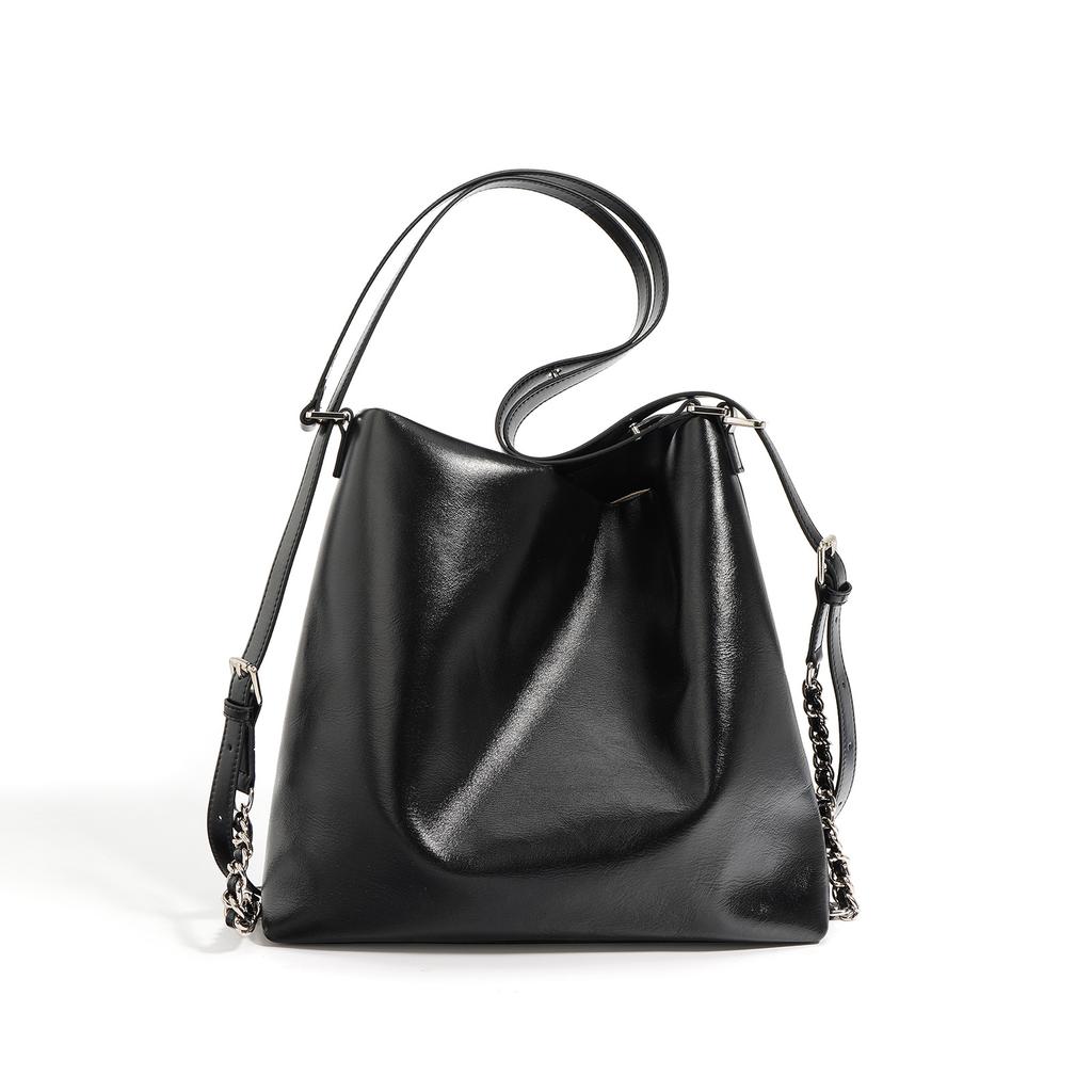 2025 new niche design large-capacity tote women's bag fashionable versatile commuter underarm bag single shoulder messenger bag bag