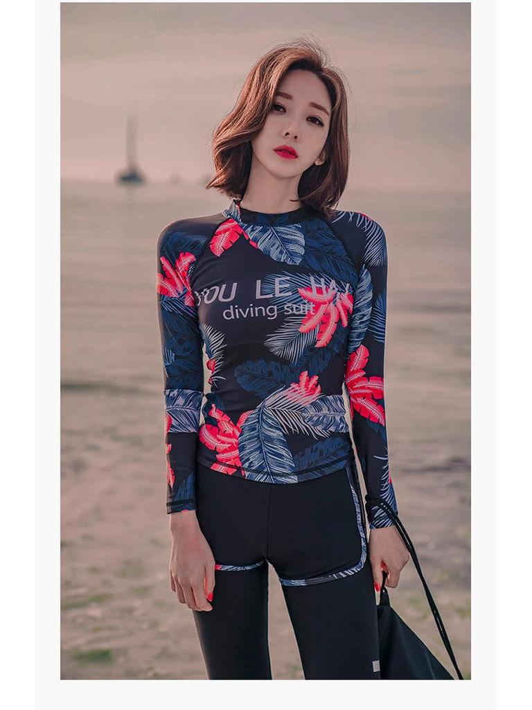 Women's Three-Piece Swimsuit: Long-Sleeve, Flat-Leg Design to Slim and Cover. Ideal for Small Busts, Perfect for Hot Springs.