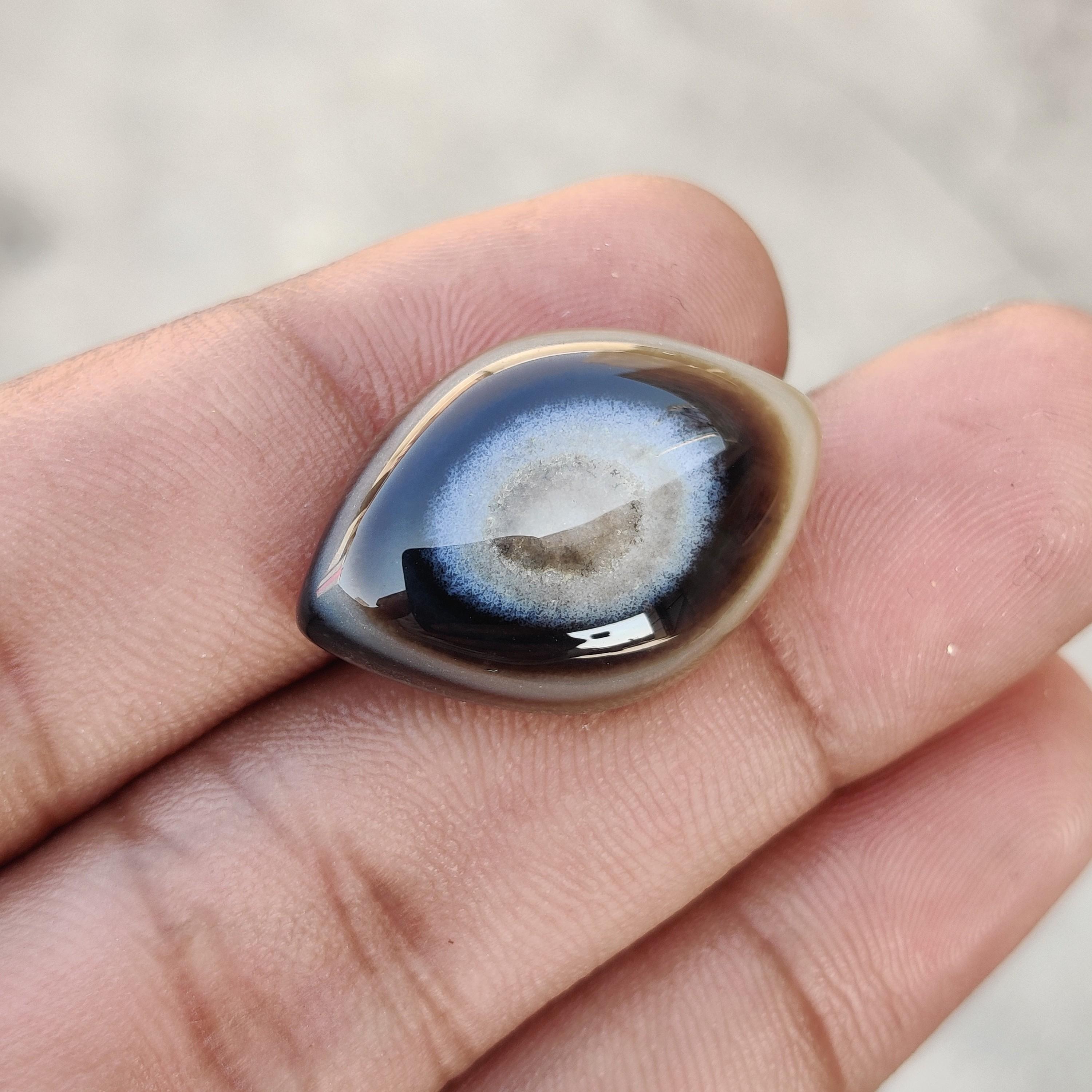 Banded Eye Cabochon Gemstone, 32.25 Carat, 27x17x10 MM Size. 32.25 Carat, 27x17x10 MM