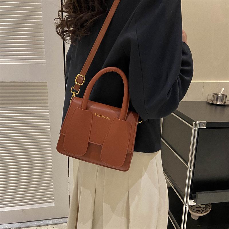 Casual Simple Portable Small Square Bag 2025 Summer New Fashion Fashion Messenger Bag This Year Popular Solid Color Women's Bag