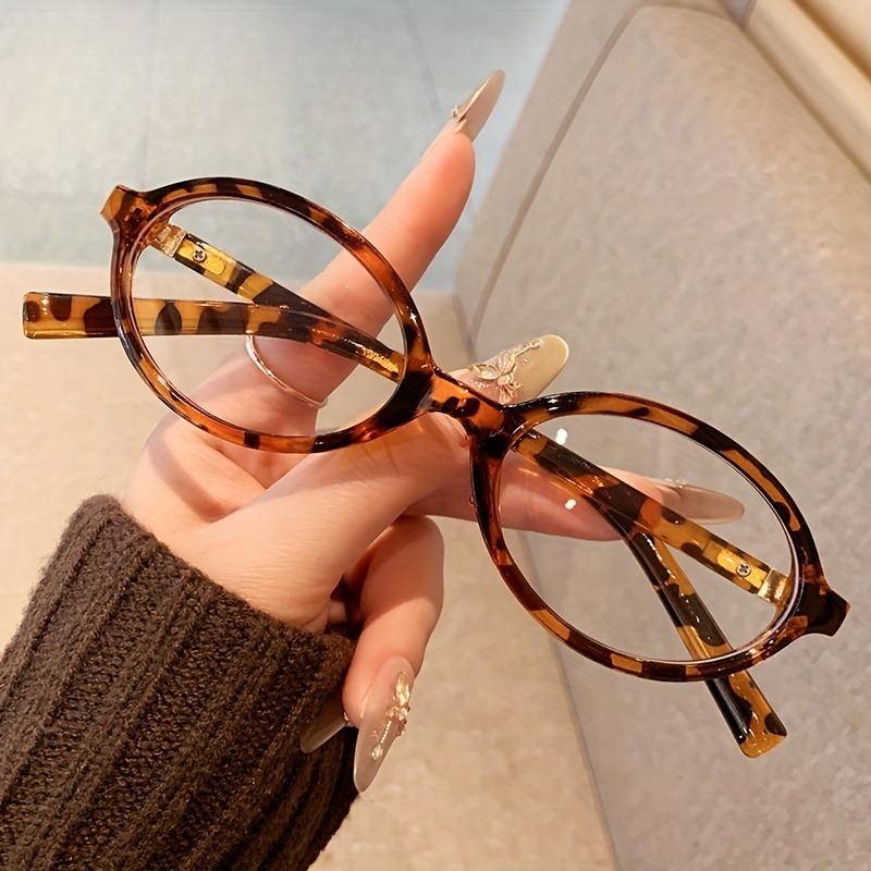 Oval Over the-counter Eyeglass Frame Fashionable Decorative Tortoiseshell Brown Lenses Suitable for Casual and Formal Wear