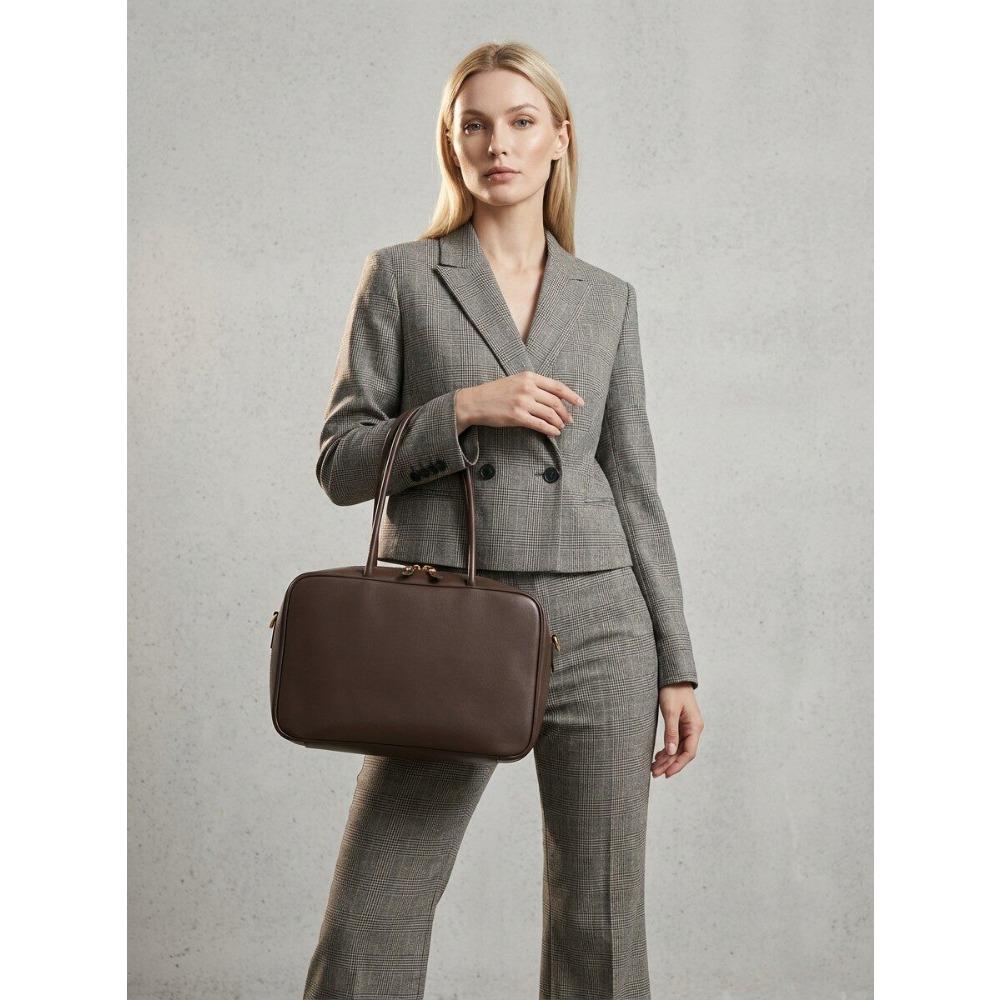 

Minimalist Leather Women s Handbag, Hand-held Commuting Tote, New Bowling Shoulder Bag кавовий