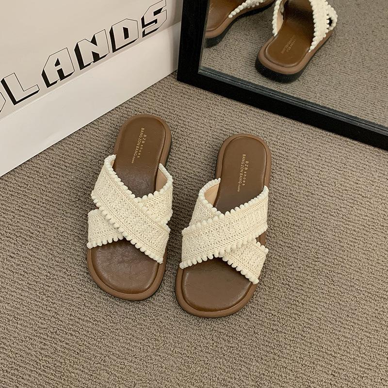 Cross-strapped slippers women's summer wear 2025 new retro thick-bottomed non-slip beach vacation cool slippers one-word drag