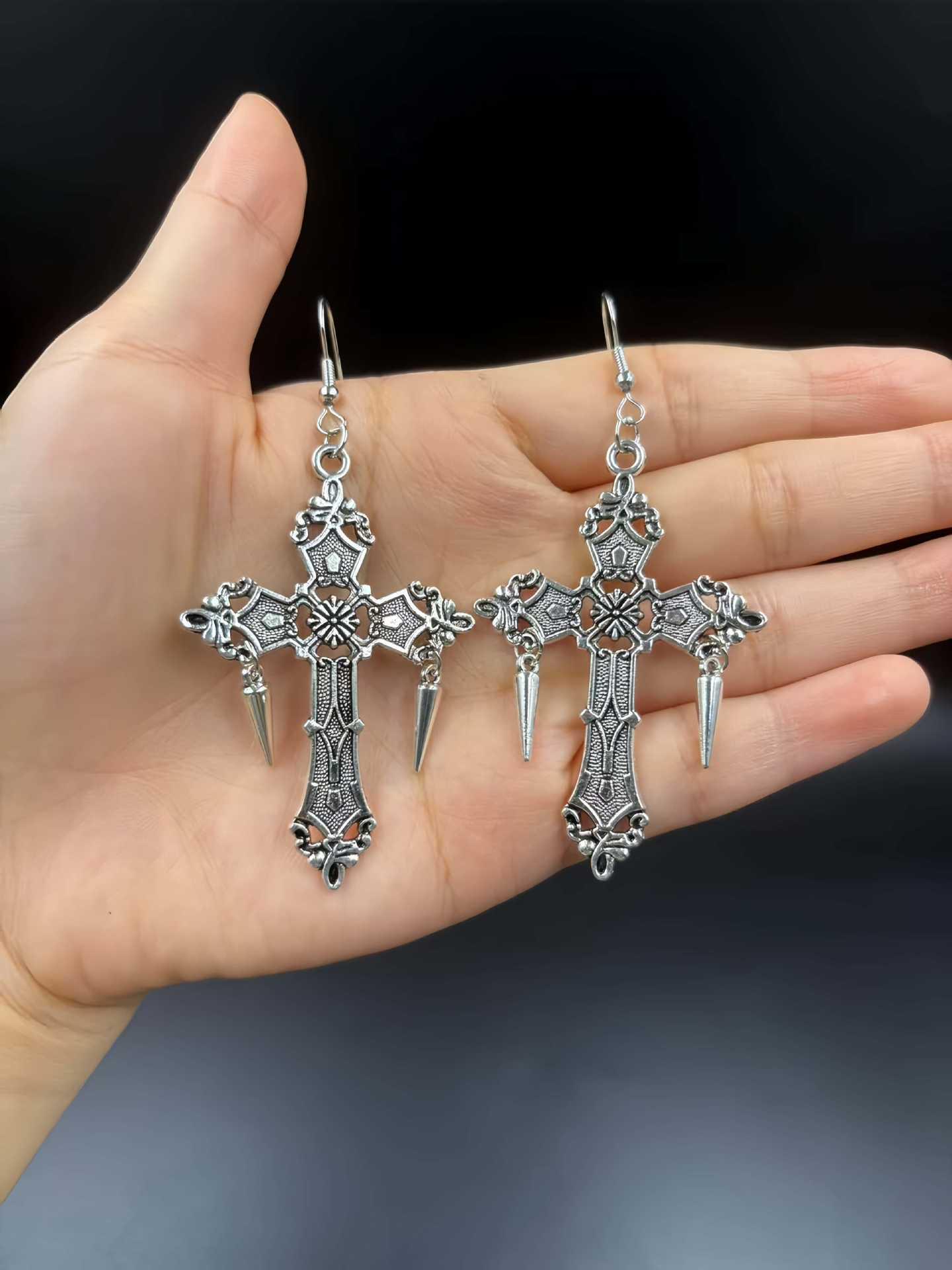 

Оригінальні готичні панк-сережки-підвіски з заклепками та хрестом - Популярні європейські та американські сережки-підвіски