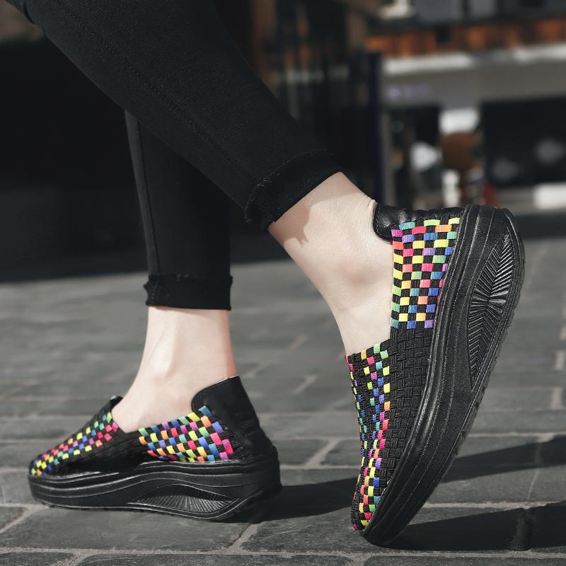 Sommerhöhe zunehmende Zopf-Strand-faule Schuhe Frauen-beiläufige Webart-weiche Beleg-auf Plattform-Loafer mit dicker Sohle