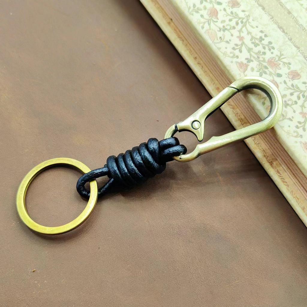 Leather Lanyard Hook Retro Cowhide Punk Keychain for Men Vintage Leather Rope Key Chain for Car Key Ring Pendant Gift