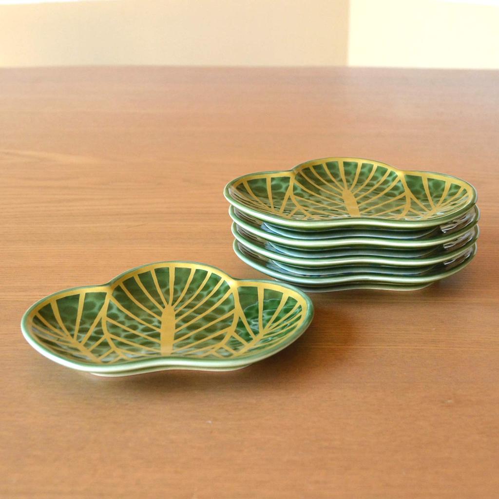 New Year Japanese small pine lucky Arita pine needles small set of gift box included tableware, tableware, plates, needles, charms, ware, (green),