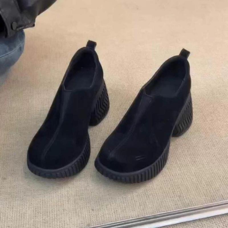 Retro Round-toe Platform Wedge Heel Women's Shoes with Deep Toe Design