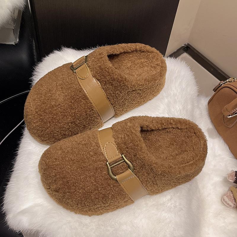 Internet celebrities popular white flat bottom fluffy slippers women's 2025 new autumn and winter outer wear heightened soft bottom cotton slippers