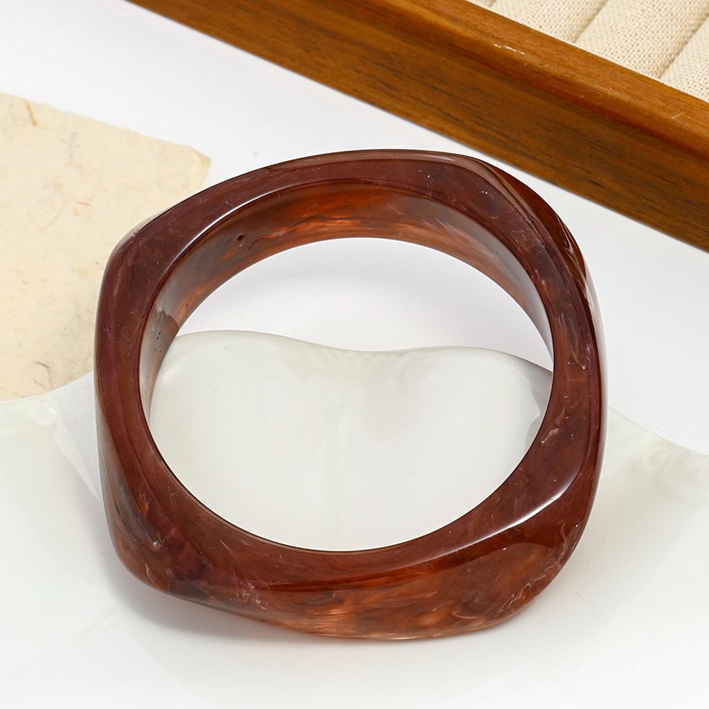 European and American geometric smudge coffee bracelet resin arc bracelet niche design student girlfriend jewelry women