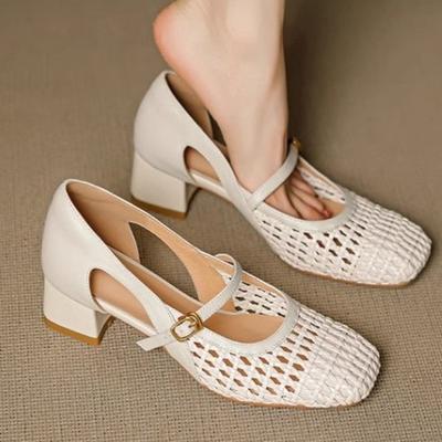 A Woman In Single-shoe Shoes with A Hollowed-out Square Toe, Mid-heel, Thick and Soft Leather Shoes
