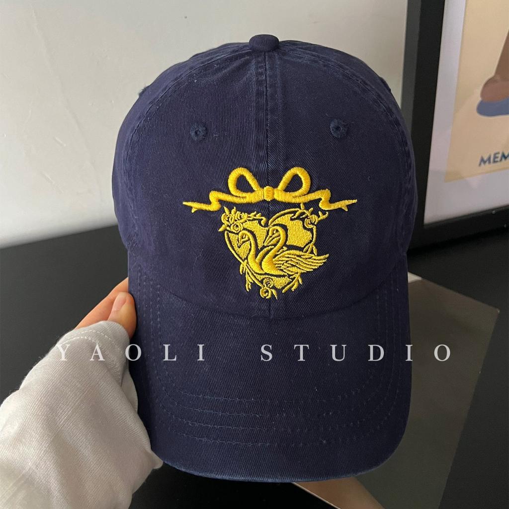 Love Swan Baseball Hat American Retro Embroidery Trendy Female Sunshade Big Head Circumference Showing Face Small Cap Male Cotton