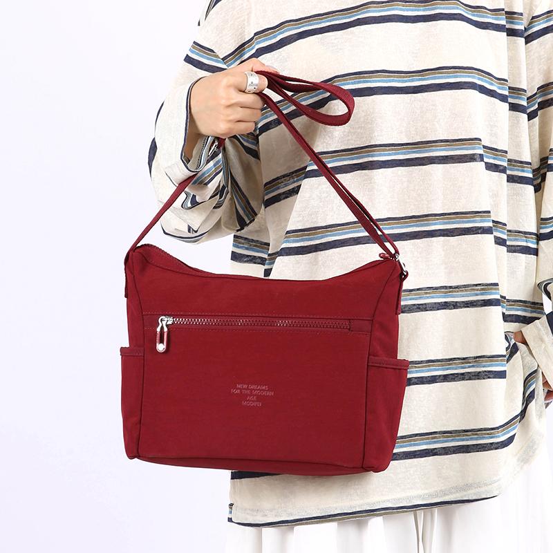 Geantă de umăr pentru femei Geantă ușoară din nailon Geantă crossbody pentru mamă