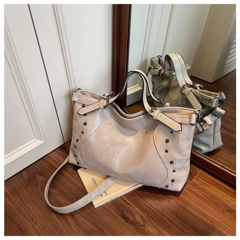 Retro Bag Women's Large-capacity New Summer Casual Messenger Bag Rivet Portable Commuter Tote Bag