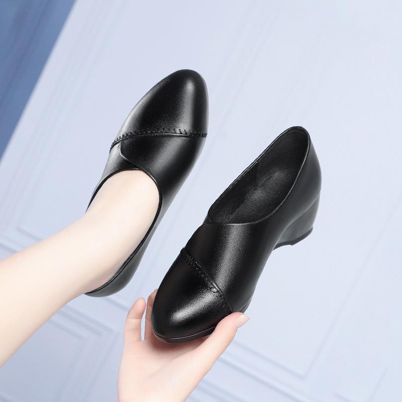 Versatile Wedge Heel Women's Shoes, Comfortable Shoes for Middle-aged and Elderly Women, Spring and Autumn Style, Women's Soft-soled Leather Shoes