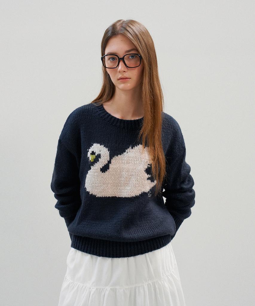 HANE Swan Jacquard Over Knit_Deep Navy