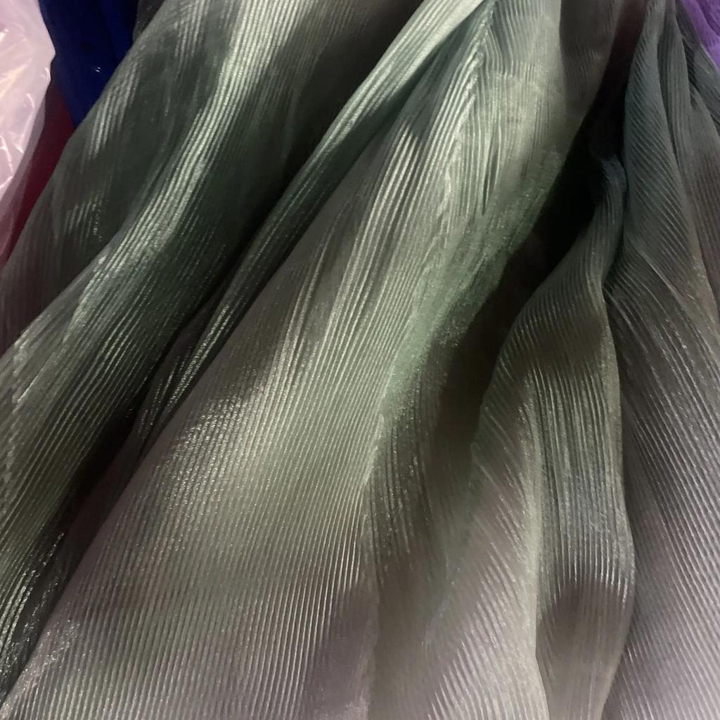 Syrena Himeji Tekstura Plisowana Tkanina Organzowa Na Metry do Dekoracji Bukietów Ślubnych Tkanina Krawiecka Miękki Gradient Biały Niebieski