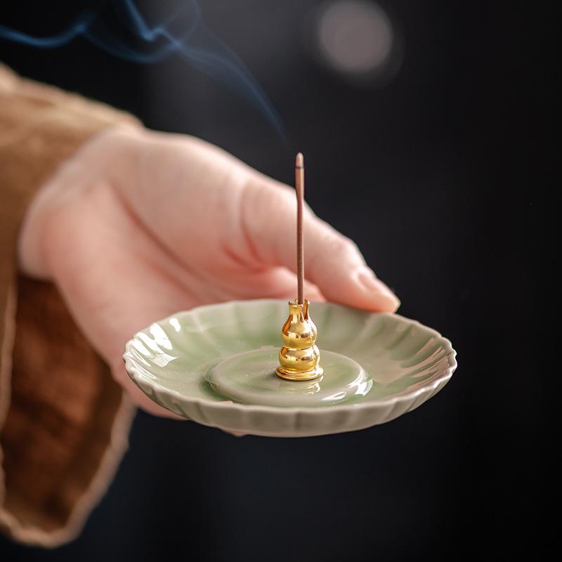 Song Qing Minimalist Ceramic Stick Incense Holder – Chinese Style High-End Creative Desktop Ornament