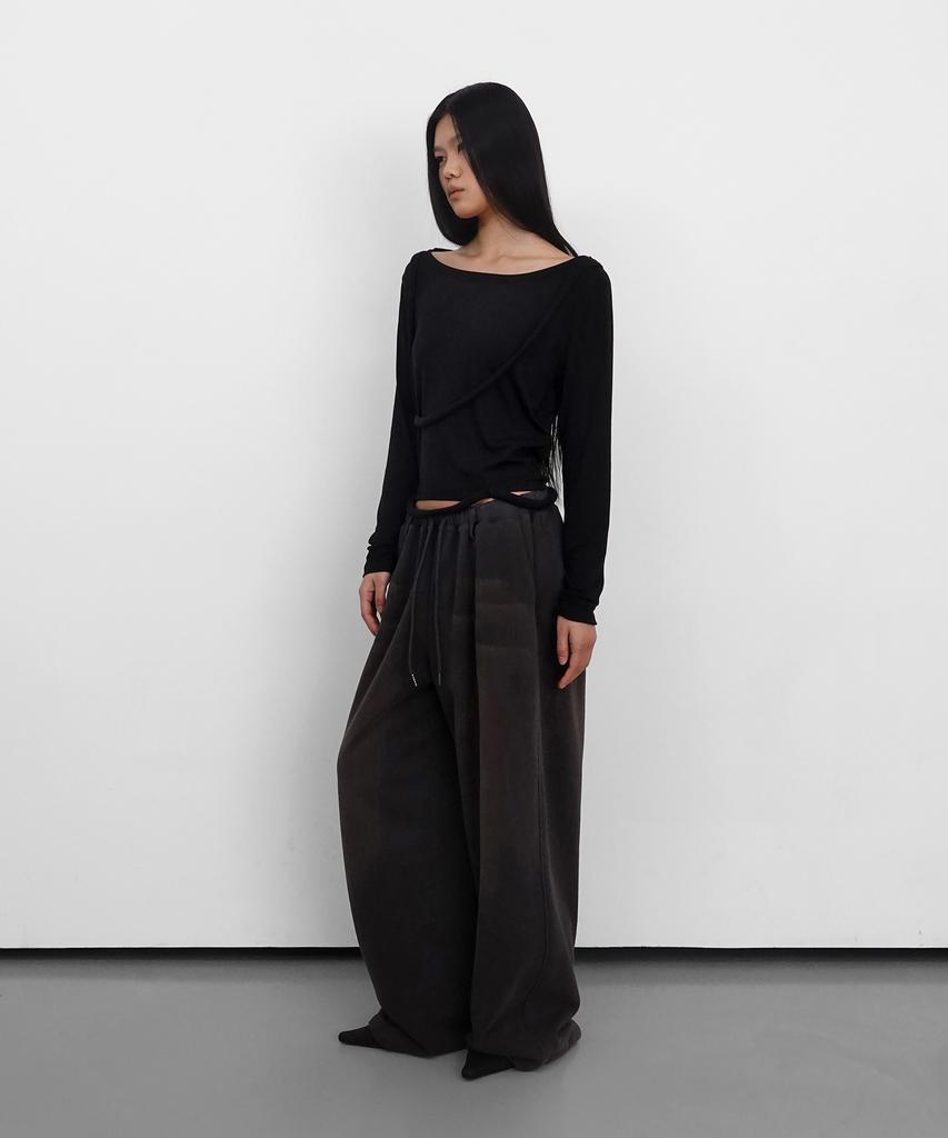Saendeulig Strap Wide Neck T_Black