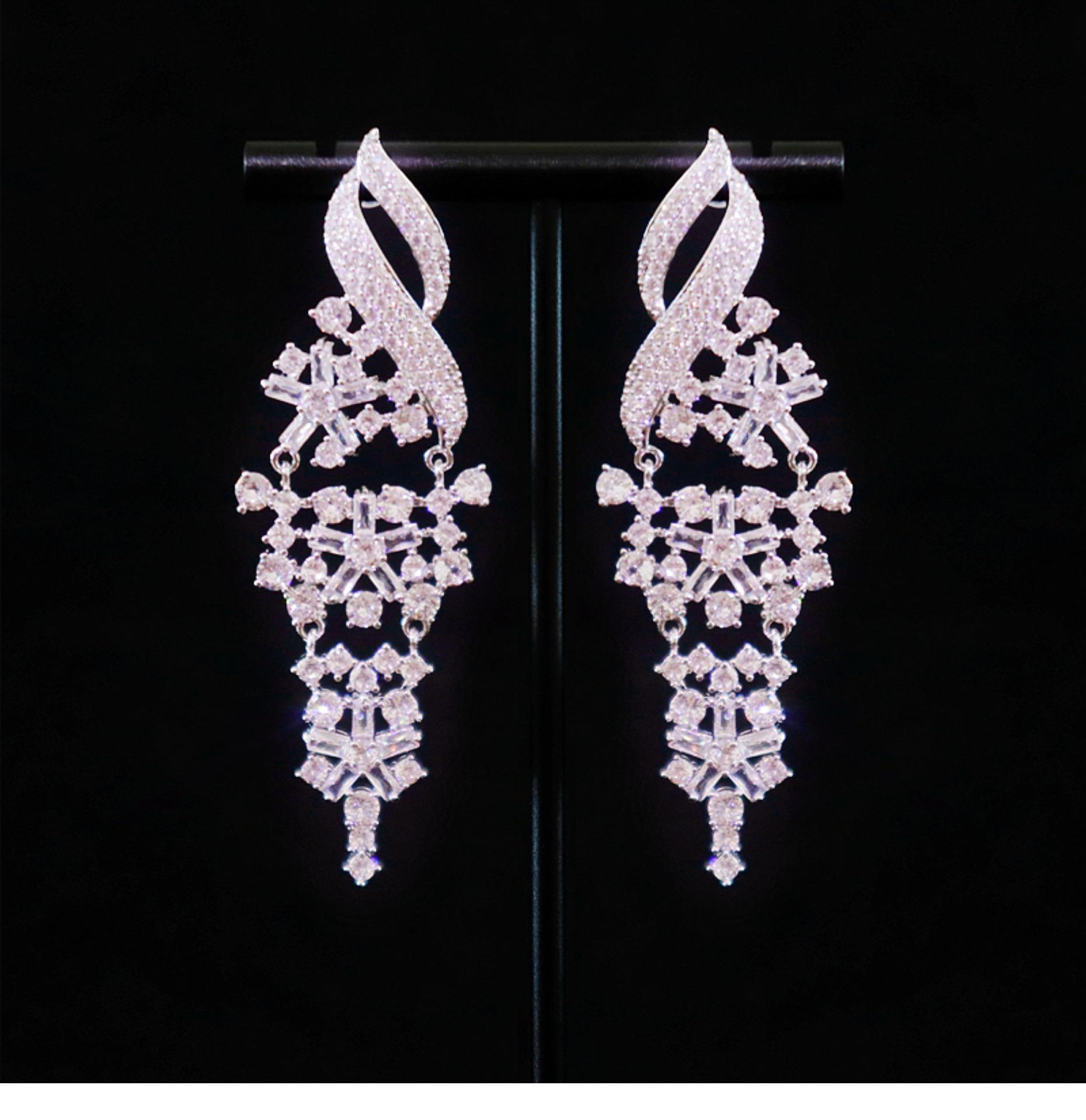 

Серьги-цветы с циркониевой бахромой, нишевые изысканные серьги с темпераментом, модные универсальные высококлассные серьги женские