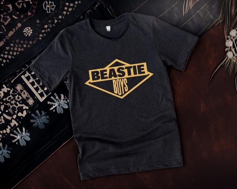

Camiseta Men Beastie Boys T-Shirt American Hip Hop Group Harajuku Cotton Short Sleeve Tee Streetwear Oversized Top Unisex Casual S