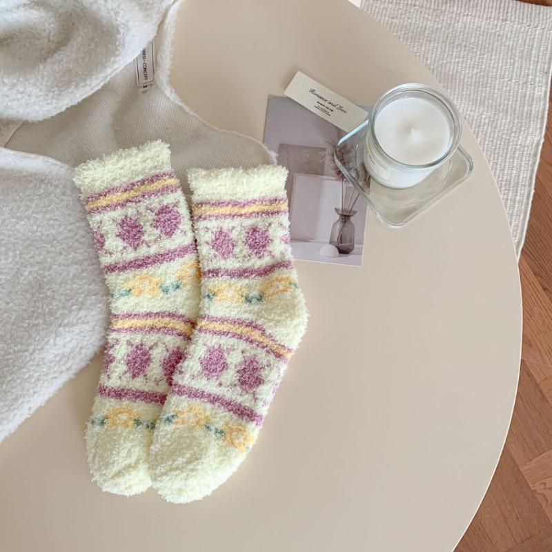 Autumn and winter new models do not shed hair coral fleece socks women's Fair Island home heating thickened sleep socks Zhuji