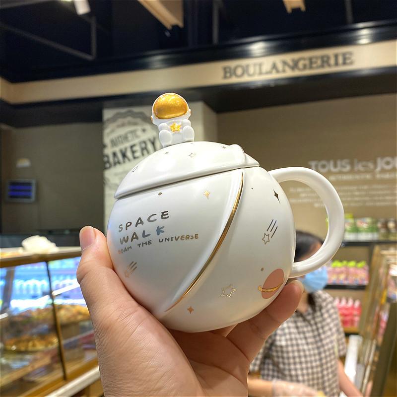 Planet Mug with Lid Coffee Cup Ceramic Oatmeal Cup Female Cute Couple Water Cup Home Creative Breakfast Cup