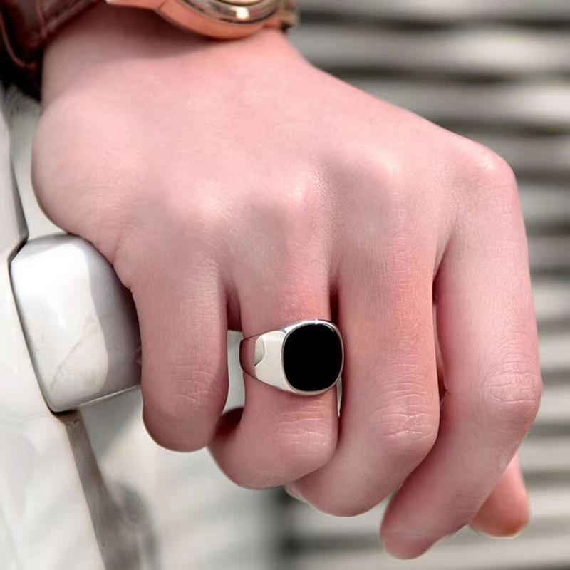 Men Vintage Ring Simple Fashion Black Enamel Rings Punk Classic Black Drip Imitation Black Stones Male Enamel Metal Bands New