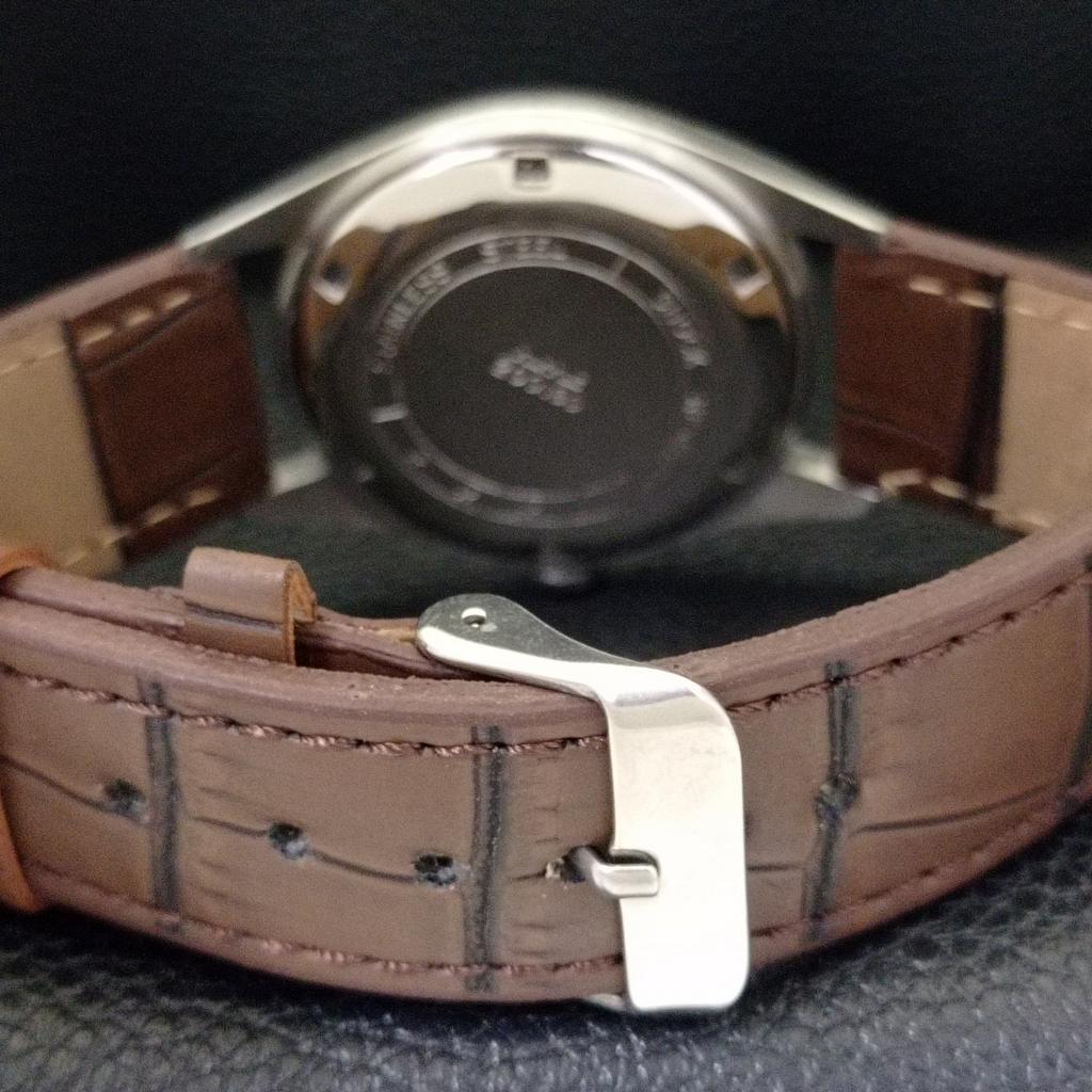 HMT HAND-WINDING INDIAN MENS VINTAGE WRIST WATCH A702809-1 R211-a702809