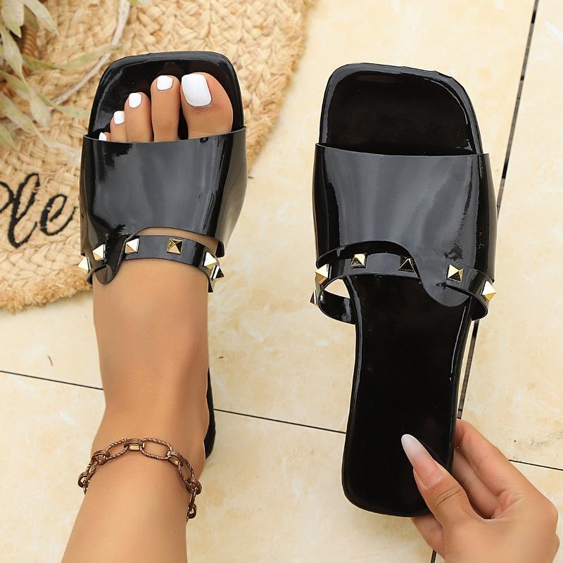 Women's Summer Flat Square-Toe Studded Slide Sandals, Fashionable Casual Beach Footwear, Available In Large Sizes.