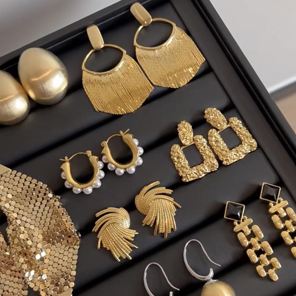 Metal wind love geometric earrings simple and cold wind stud earrings niche temperament versatile earrings