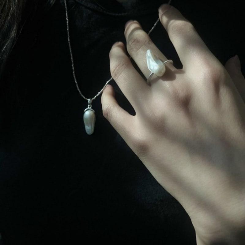 SUZURAN Liquid Pearl_uneven Silver Ring