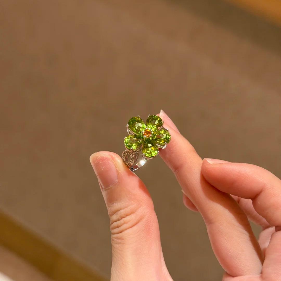 

2026 High-end Luxury Full Diamond Flower Ring Exquisite Versatile Temperament Colored Diamond Apple Green Zircon Five-flower Ring Resizable