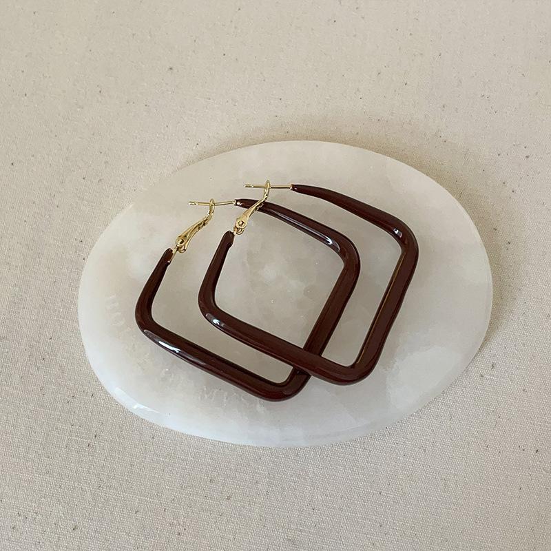 Hong Kong Style Retro Square Round Coffee Color Drip Earrings Female Simple Fashion Temperament Unique Versatile Earrings