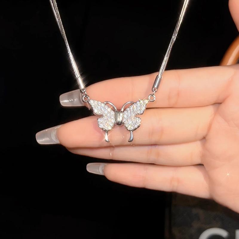 Diamond-encrusted Butterfly Magnetic Suction Stacking Multi-layer Necklace Niche Cold Wind Design Pendant Collarbone Chain High-end Neck Chain Female
