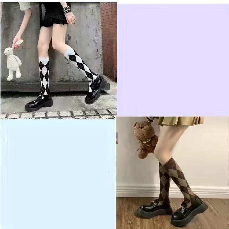 Women's Black and White Diamond Knee-High Socks - Trendy Japanese JK Style for Autumn and Winter
