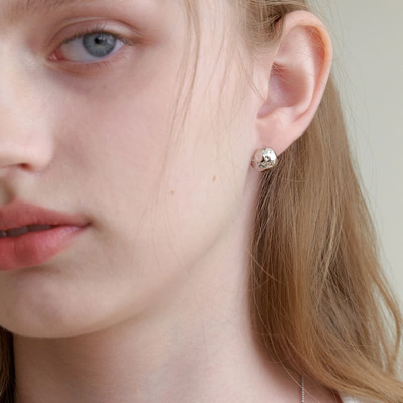 Primaute Signature Ball Earring