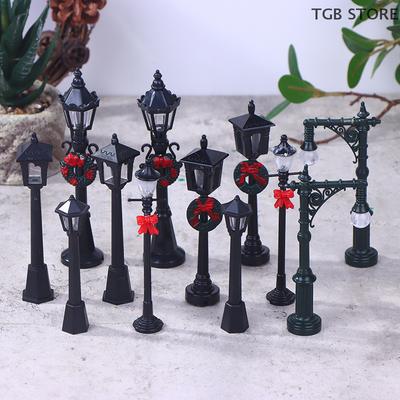 2/12Pcs Mini Christmas Street Lights Model Garden Street Lights Dollhouse Simulation Miniatures Lights Ornaments Home Decor