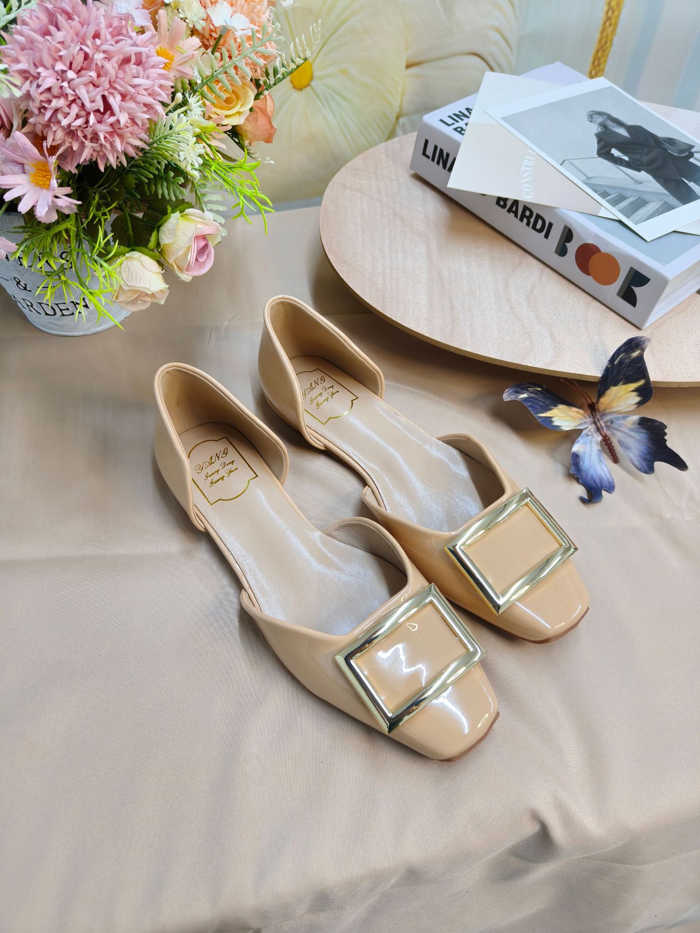 

Найди второй волосок! Виноградная мать та же обувь классическая RV квадратная пряжка плоская подошва мелкий вырез элегантная маленькая квадратная головка для работы одинарная обувь женская 40