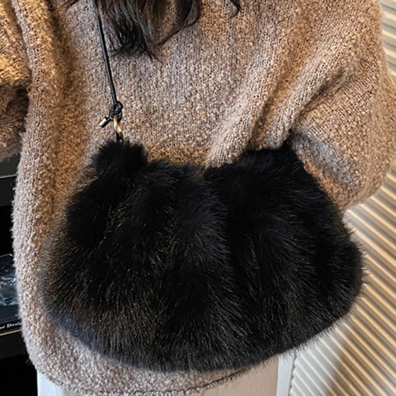 Korean Gentle Shoulder Hair Bag Women's 2025 Autumn New Large-capacity Commuter Underarm Bag Portable Plush Bag