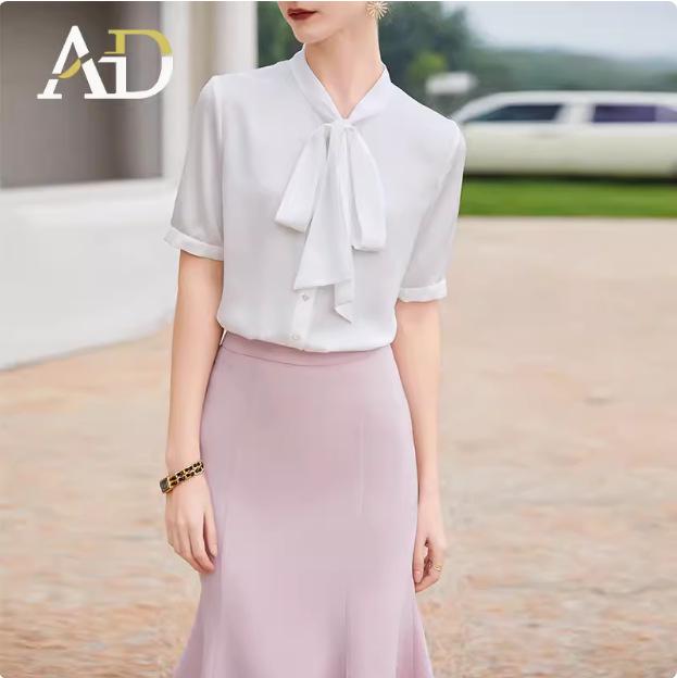 

Летний костюм с кружевной рубашкой с коротким рукавом на шнуровке и юбкой - Профессиональная офисная рабочая блузка S