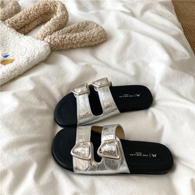 Slippers women's summer outer wear fashionable new niche versatile belt buckle casual flat beach one-word cool slippers