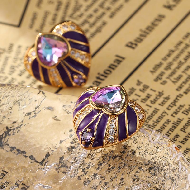 SUYU Vintage Mid-ancient Earrings Palace Style Drip Glazed Love Heart Stud Earrings Elegant Light Luxury  Personalized Earrings