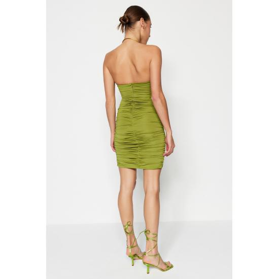 Figurbetontes, gefüttertes Kleid mit Korsett-Details