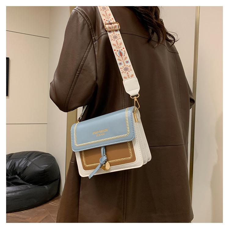 Borsa a Spalla in Ecopelle Street Style, Piccola Borsa a Tracolla Quadrata con Dettagli di Cucitura per Donna