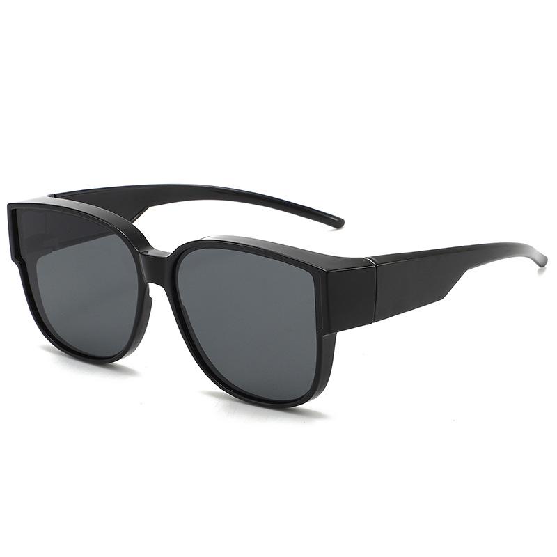Polarized Myopia Clip-on Sunglasses for Men & Women - Stylish Oversized Frame for Driving